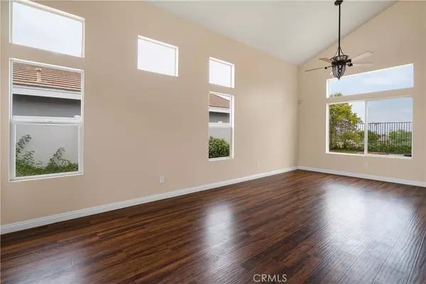 Corona, CA 92881,929 Ferndale DR