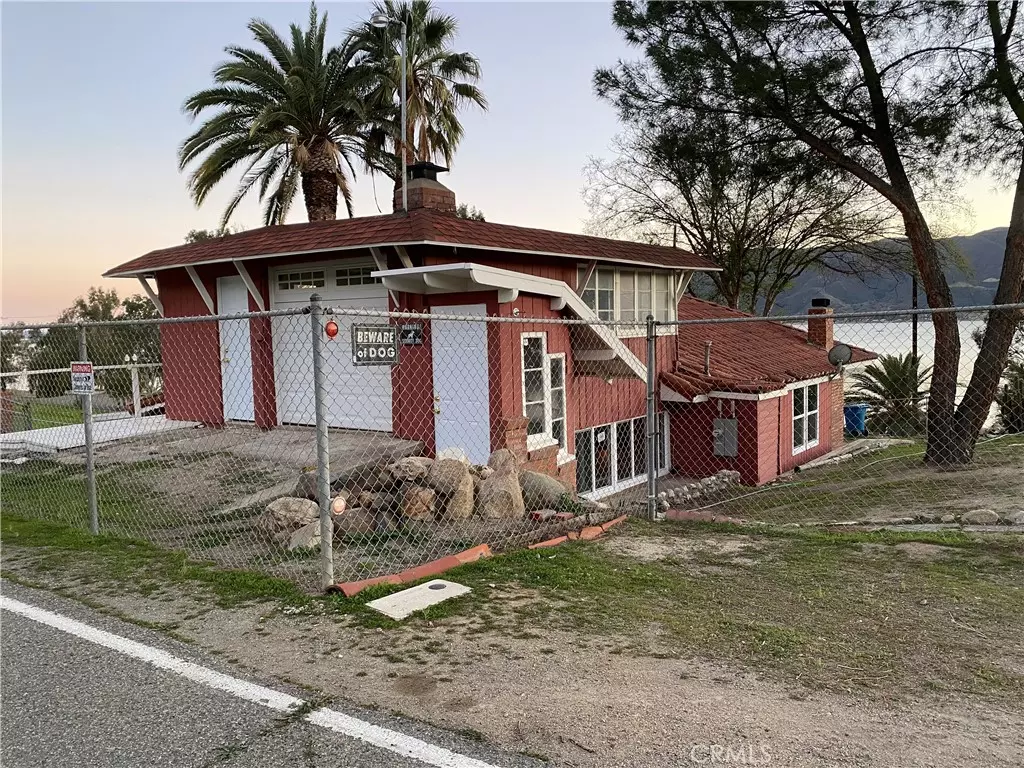 Lake Elsinore, CA 92530,17610 Lakeshore DR