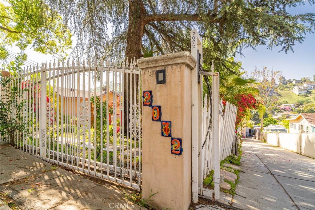 2072 Wollam ST, Los Angeles, CA 90065