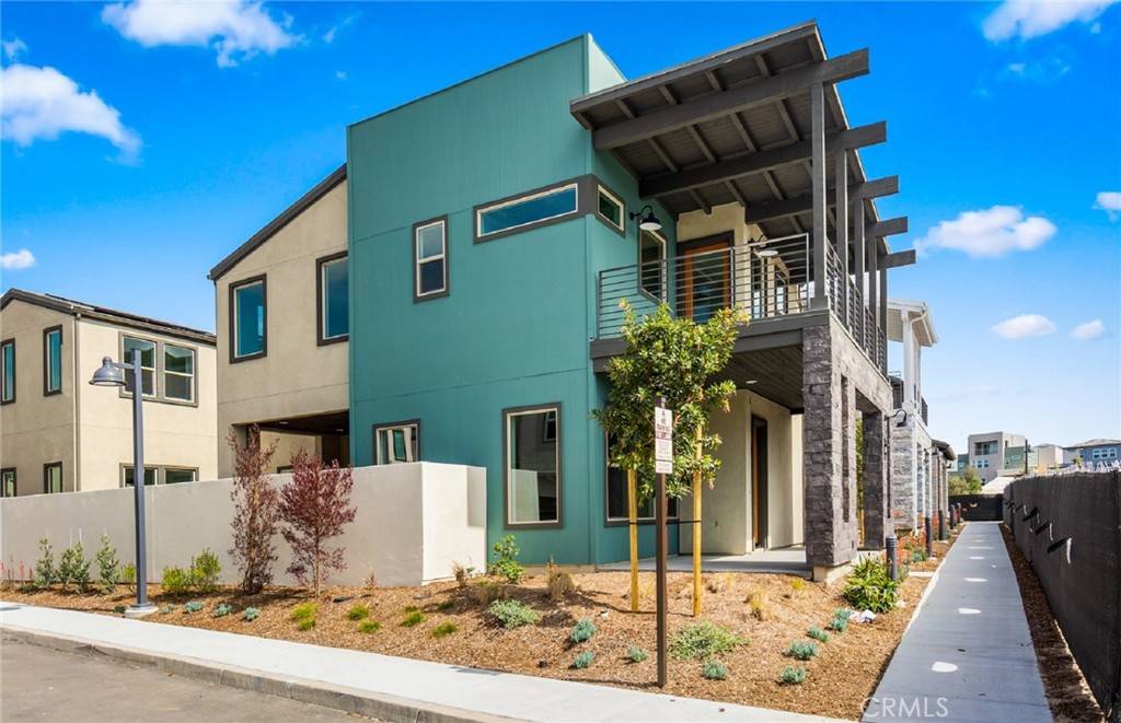 Irvine, CA 92618,131 Bosal