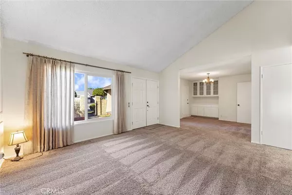 Cerritos, CA 90623,7672 El Lobo CIR