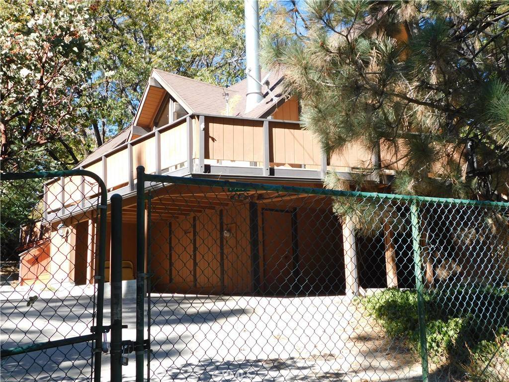 Idyllwild, CA 92549,25109 Coulter DR