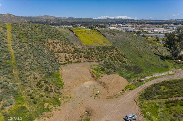 Lake Elsinore, CA 92530,0 Foster