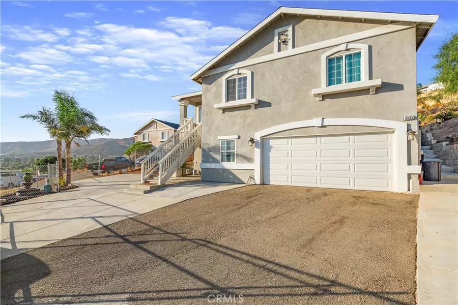 3595 Manor DR, Jurupa Valley, CA 92509