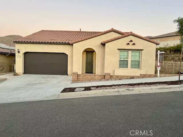 Corona, CA 92883,24280 Crestley DR