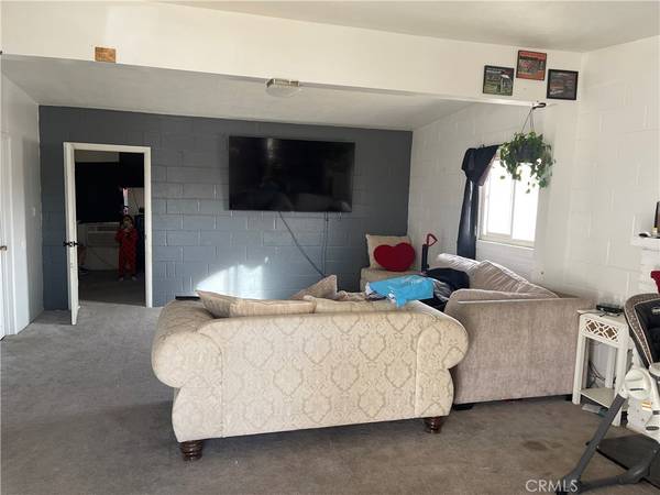 Apple Valley, CA 92308,9193 Joshua ST