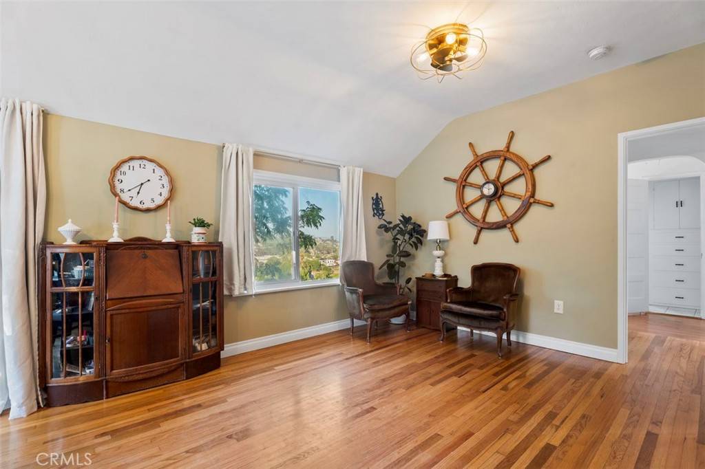 Escondido, CA 92025,967 W 2nd AVE