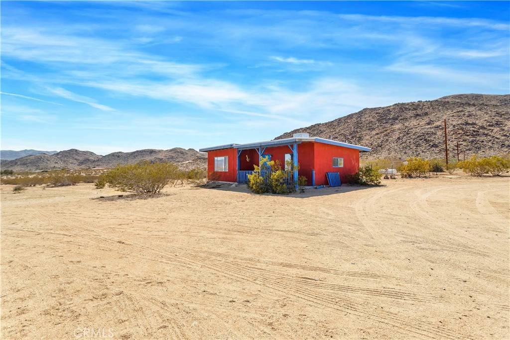 61576 Dorothy LN, Joshua Tree, CA 92252