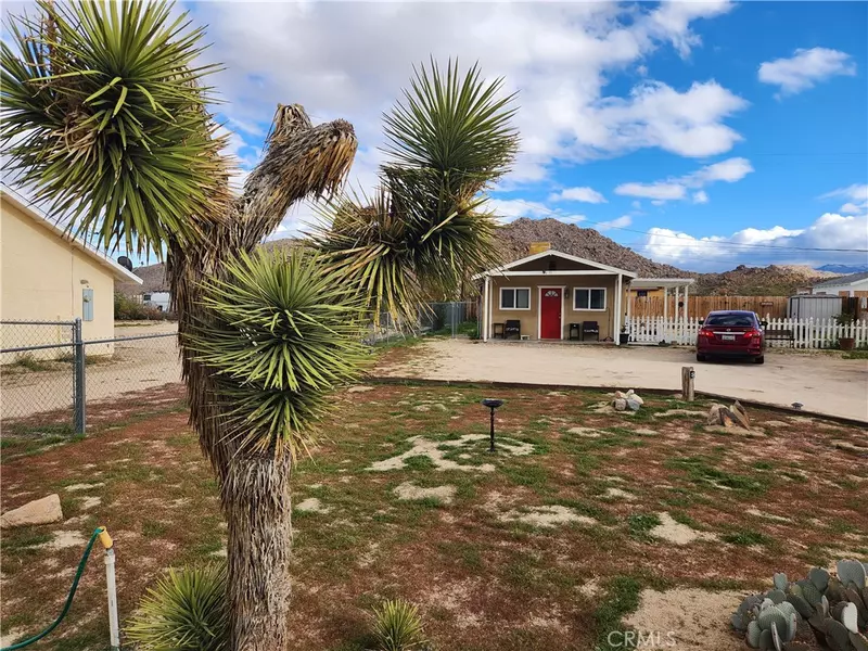 61937 Mountain View CIR, Joshua Tree, CA 92252