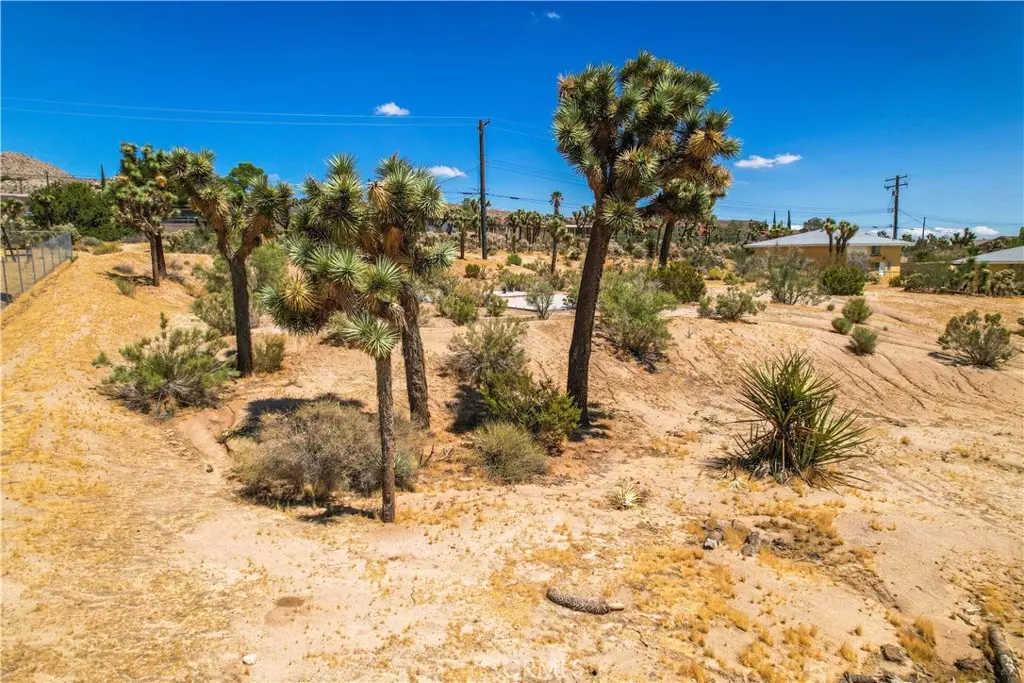 Yucca Valley, CA 92284,57568 Warren WAY