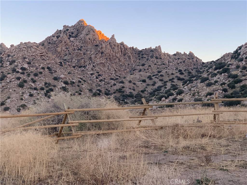 Pioneertown, CA 92268,5635 William Hart RD