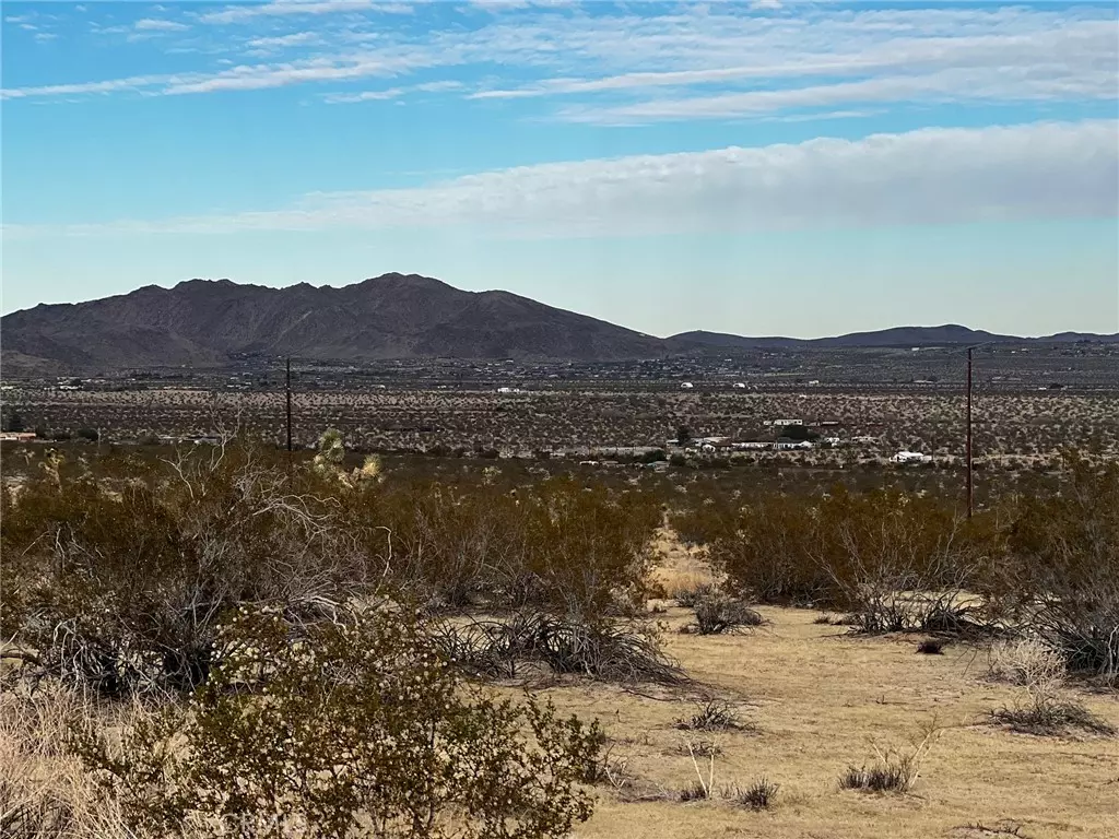 Joshua Tree, CA 92252,64348 Sullivan RD