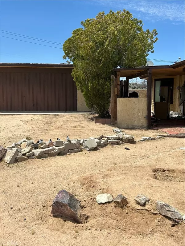 Joshua Tree, CA 92252,62420 Canterbury ST