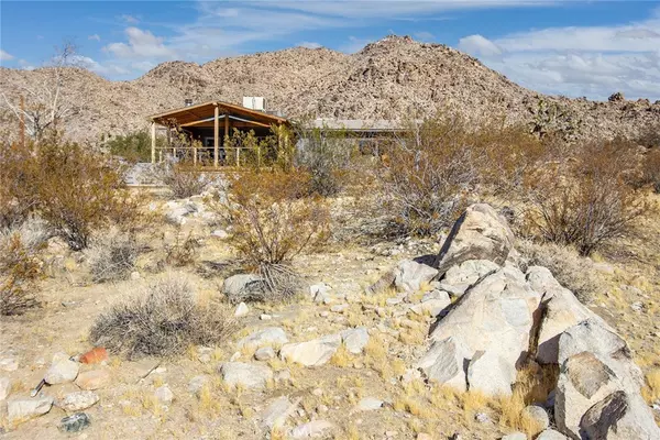 8575 Lobo Pass RD, Joshua Tree, CA 92252