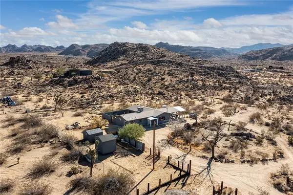 Joshua Tree, CA 92252,8575 Lobo Pass RD