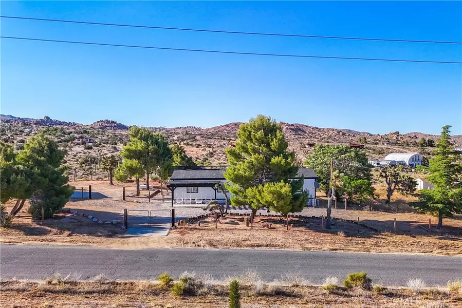 51130 Burns Canyon RD, Pioneertown, CA 92268