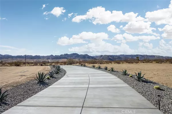 Joshua Tree, CA 92252,63576 Cobalt RD