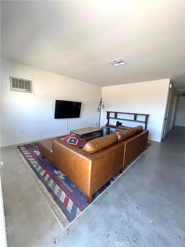 29 Palms, CA 92277,6672 Mojave Ave