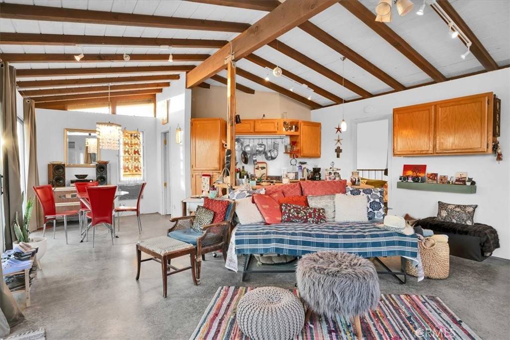 Joshua Tree, CA 92252,63854 Orion RD