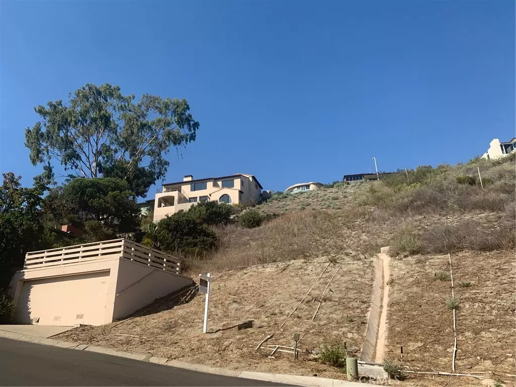 Laguna Beach, CA 92651,945 Oriole DR