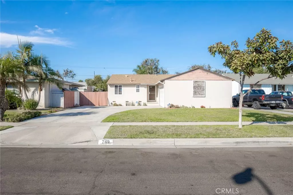 Fullerton, CA 92832,749 W Gage AVE