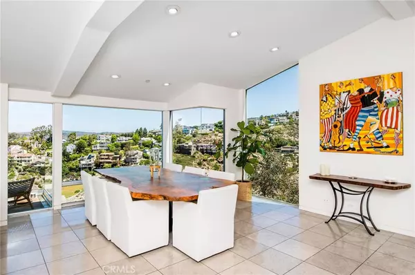 Laguna Beach, CA 92651,2390 Temple Hills DR