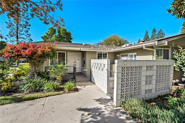 80 Calle Aragon #D, Laguna Woods, CA 92637