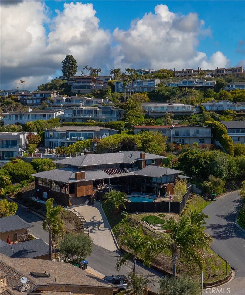 Laguna Beach, CA 92651,622 Mystic WAY