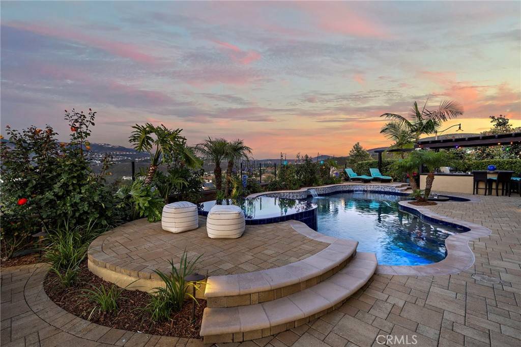 Carlsbad, CA 92009,7051 Sitio Caliente