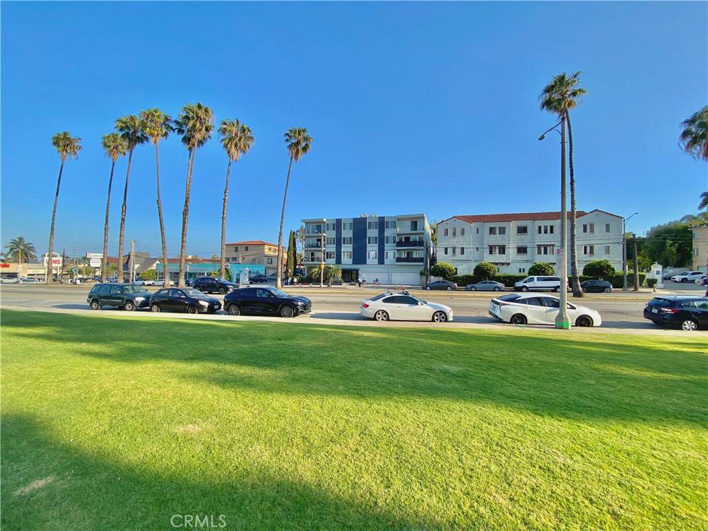 Long Beach, CA 90803,3707 E Livingston DR #403