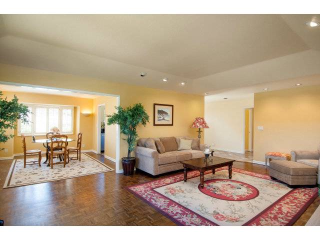 CA 93923,126 DEL MESA CARMEL