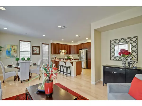 Milpitas, CA 95035,916 VIDA LARGA LOOP