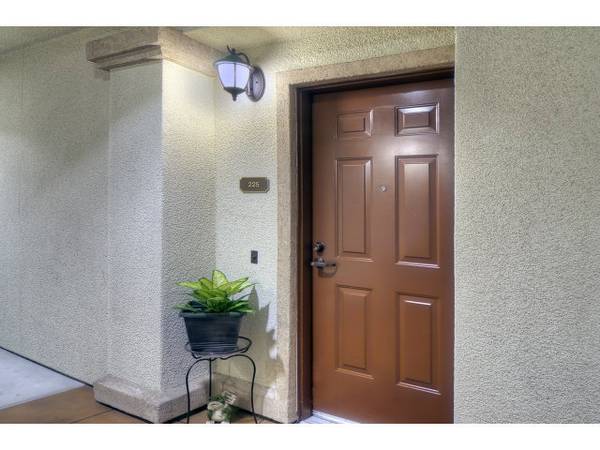 Milpitas, CA 95035,800 S ABEL ST #225