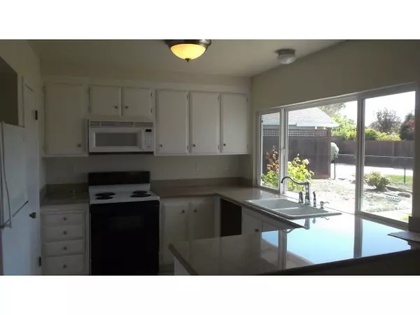 Foster City, CA 94404,390 WINCHESTER CT