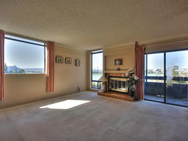 Foster City, CA 94404,780 SEA SPRAY LN #113