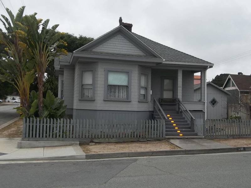 681 Spruce AVE, Pacific Grove, CA 93950