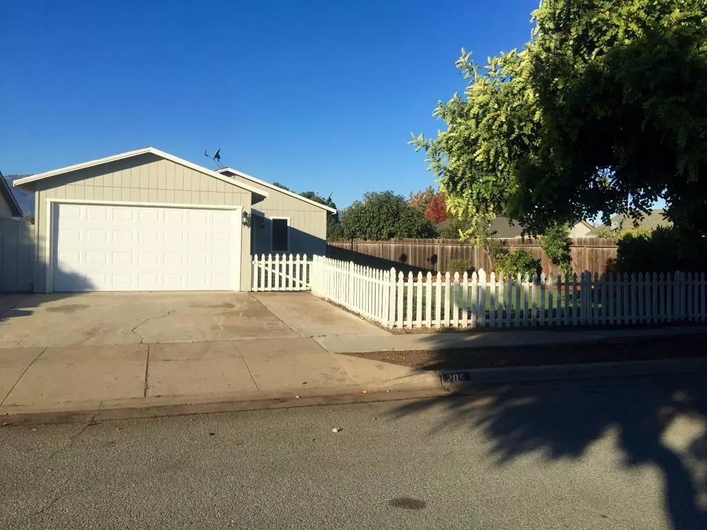 Gonzales, CA 93926,205 Fredrick CIR