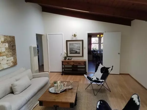 Pacifica, CA 94044,831 Edgemar AVE