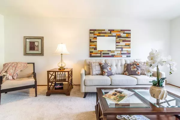 Redwood City, CA 94061,4004 Farm Hill BLVD #303