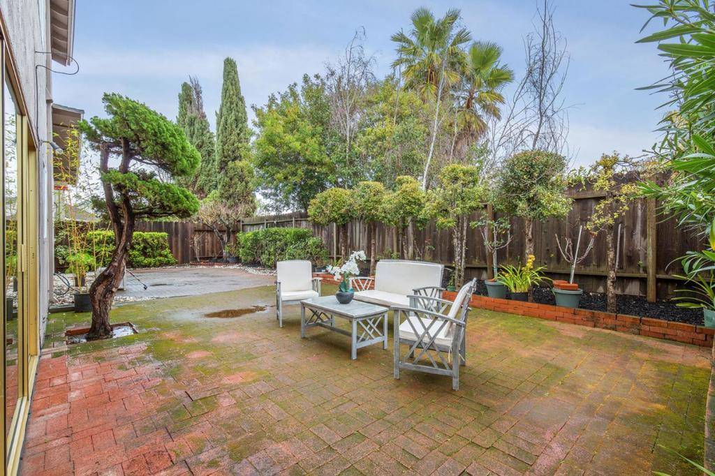 Foster City, CA 94404,116 Port Royal AVE