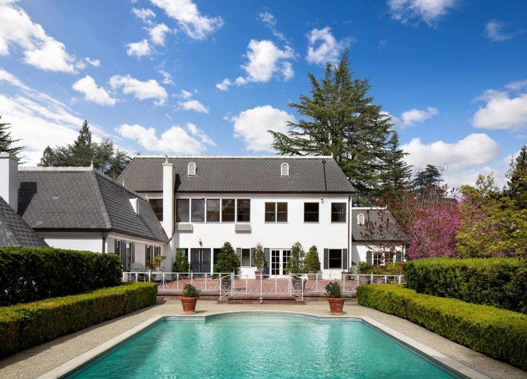 Atherton, CA 94027,Address not disclosed