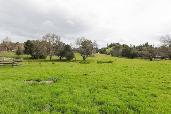 Los Altos Hills, CA 94022,Address not disclosed