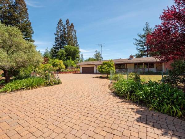 Los Altos Hills, CA 94022,13940 La Paloma RD