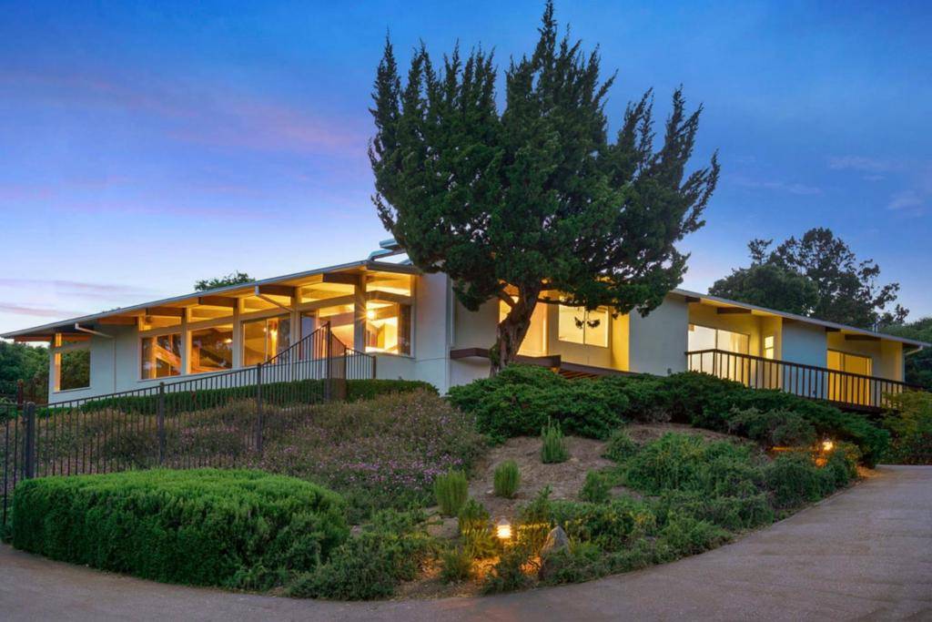 Portola Valley, CA 94028,Address not disclosed