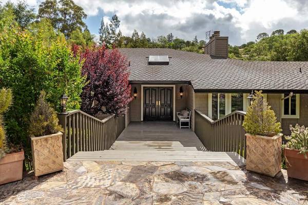 Los Altos Hills, CA 94022,Address not disclosed