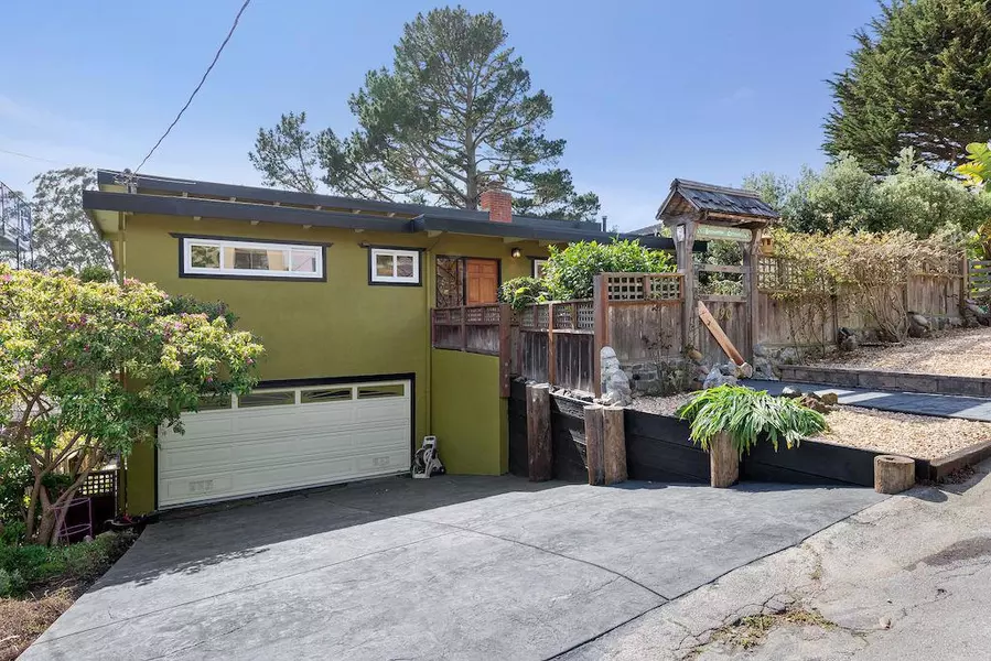 890 Kelmore ST, Moss Beach, CA 94038