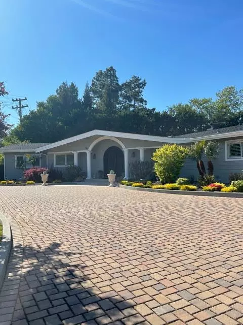 Hillsborough, CA 94010,Address not disclosed