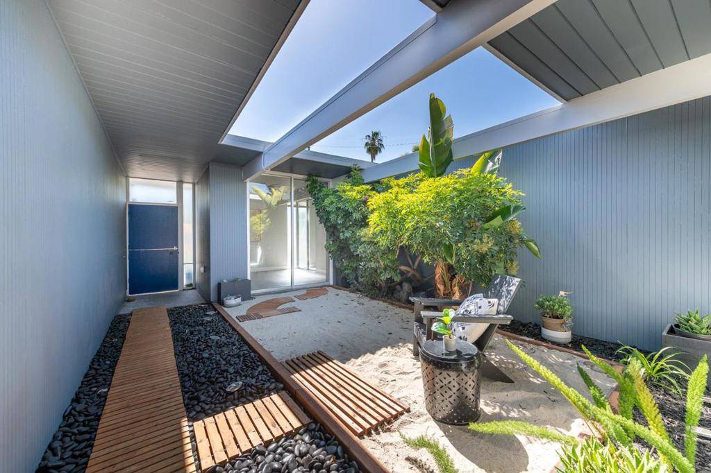 Sunnyvale, CA 94087,Address not disclosed