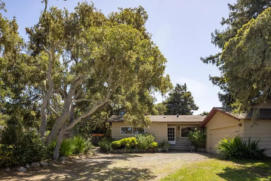 815 Grove Acre AVE, Pacific Grove, CA 93950