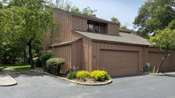 32 Cinnamon Teal LN, Novato, CA 94949